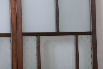 すりガラスと模様ガラス入りガラス戸2枚