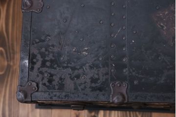 アンティーク家具　アンティーク 脚付き!ブラックトランク(テーブル)