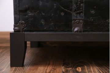 アンティーク家具　アンティーク 脚付き!ブラックトランク(テーブル)