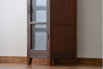 レトロ家具　昭和レトロ モールガラス入り!スリムな縦型脚付き戸棚