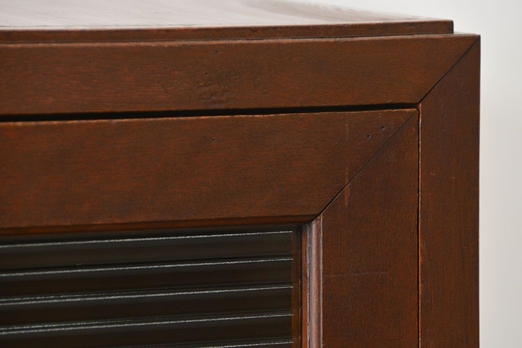 レトロ家具　昭和レトロ モールガラス入り!スリムな縦型脚付き戸棚