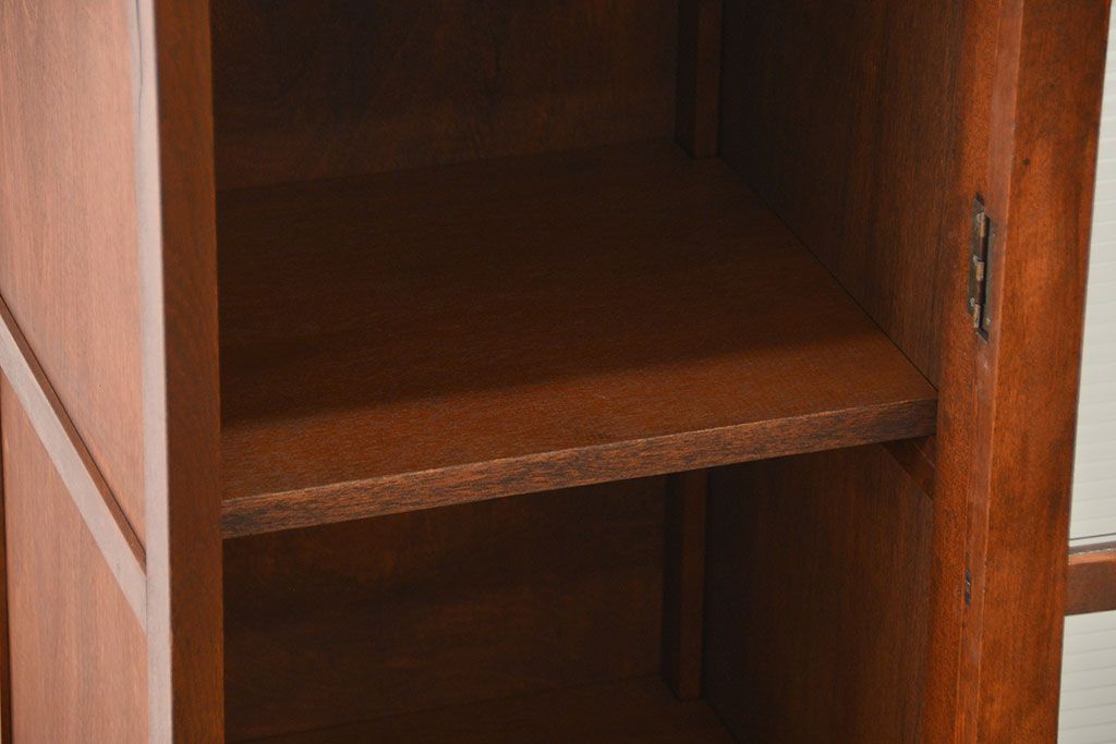 レトロ家具　昭和レトロ モールガラス入り!スリムな縦型脚付き戸棚