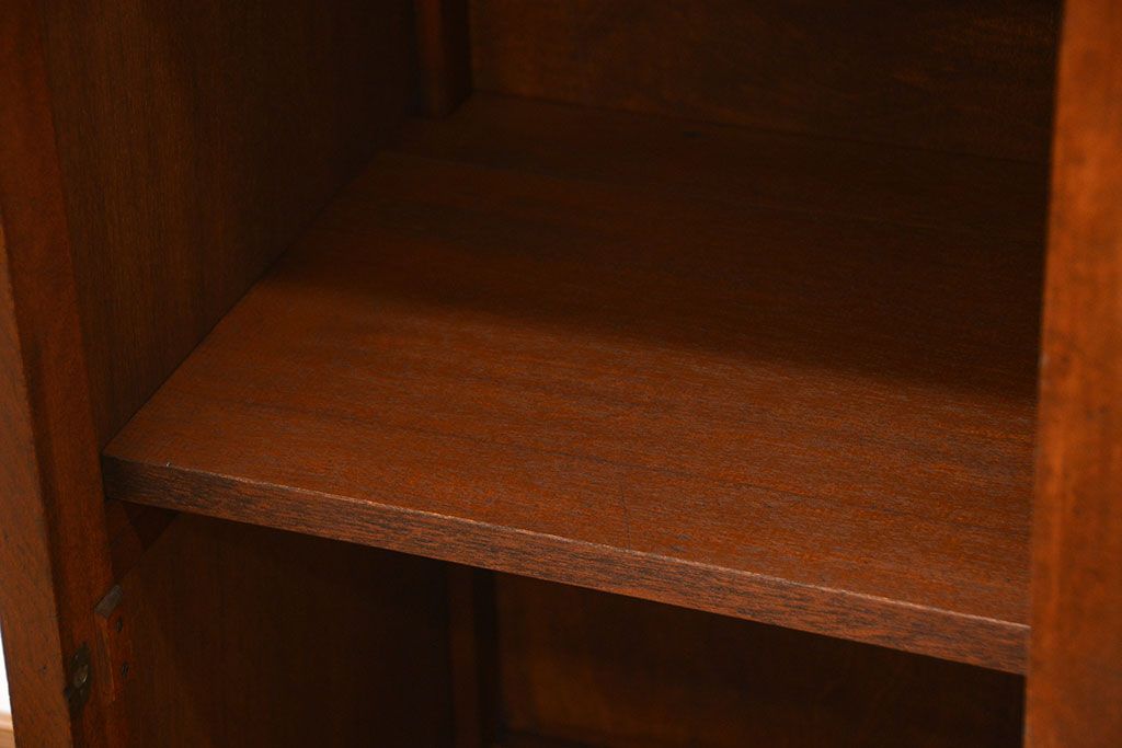 レトロ家具　昭和レトロ モールガラス入り!スリムな縦型脚付き戸棚