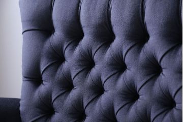 アンティーク家具　イギリスアンティーク 上質!小振りなウィングバック2Pラブソファ(ウイングバックソファ)