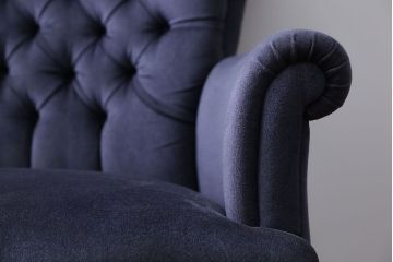 アンティーク家具　イギリスアンティーク 上質!小振りなウィングバック2Pラブソファ(ウイングバックソファ)