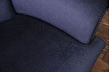 アンティーク家具　イギリスアンティーク 上質!小振りなウィングバック2Pラブソファ(ウイングバックソファ)