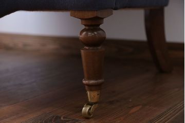 アンティーク家具　イギリスアンティーク 上質!小振りなウィングバック2Pラブソファ(ウイングバックソファ)