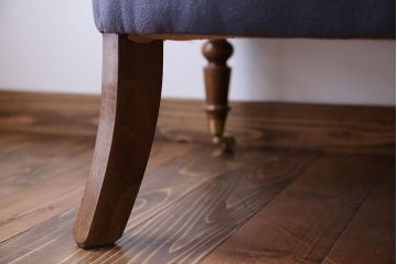 アンティーク家具　イギリスアンティーク 上質!小振りなウィングバック2Pラブソファ(ウイングバックソファ)