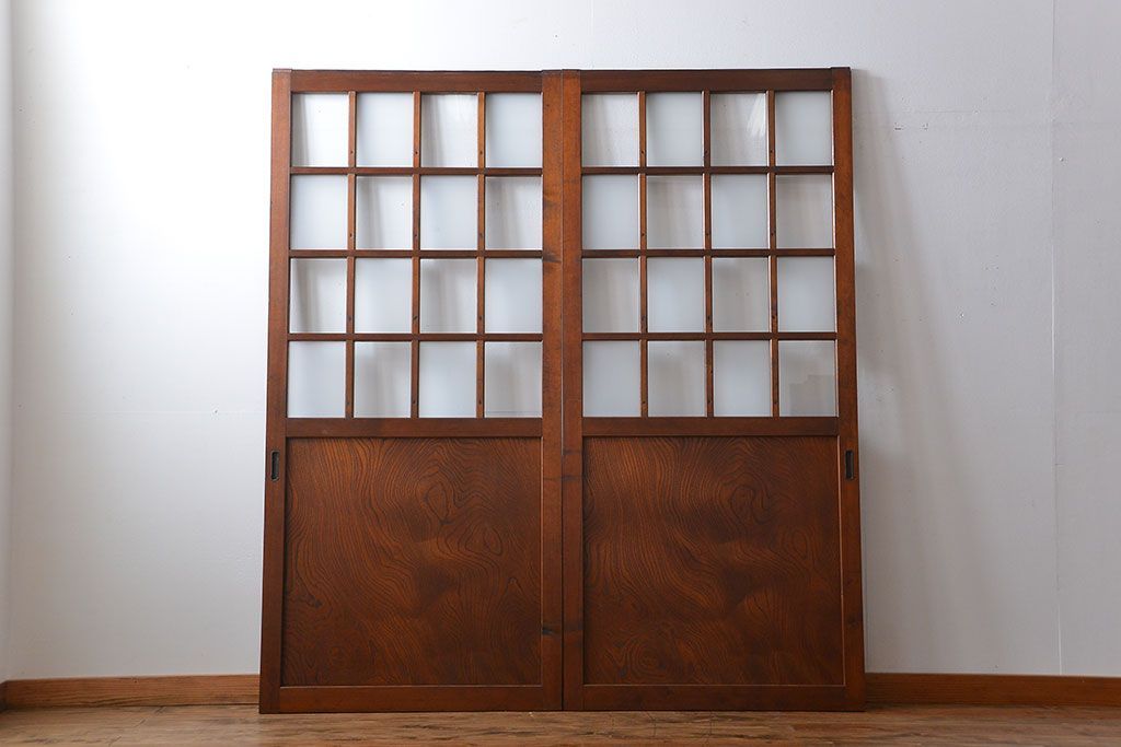 市松模様ガラスの背の高いガラス格子戸2枚セット