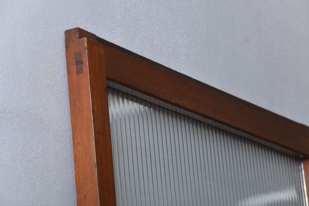 アンティーク　モールガラスとデザインガラス入りのガラス戸