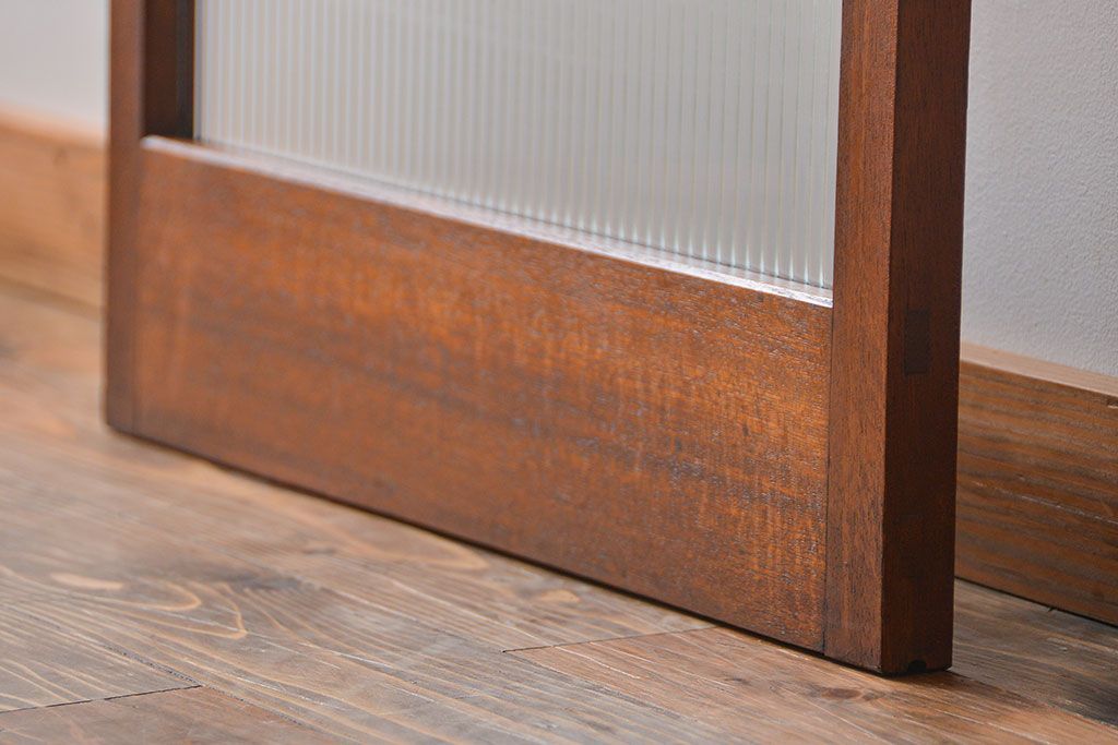 アンティーク　モールガラスとデザインガラス入りのガラス戸