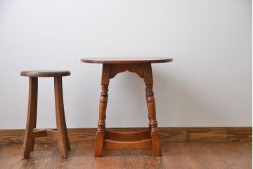 アンティーク家具　イギリスアンティーク オーク材　小さな丸テーブル