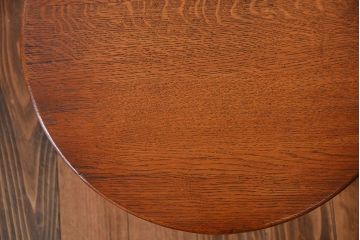 アンティーク家具　イギリスアンティーク オーク材　小さな丸テーブル