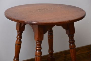 アンティーク家具　イギリスアンティーク オーク材　小さな丸テーブル