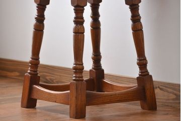 アンティーク家具　イギリスアンティーク オーク材　小さな丸テーブル