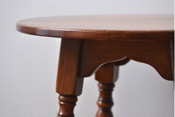 アンティーク家具　イギリスアンティーク オーク材　小さな丸テーブル