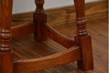 アンティーク家具　イギリスアンティーク オーク材　小さな丸テーブル