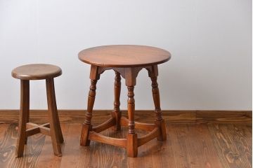 アンティーク家具　イギリスアンティーク オーク材　小さな丸テーブル