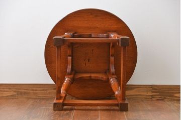 アンティーク家具　イギリスアンティーク オーク材　小さな丸テーブル