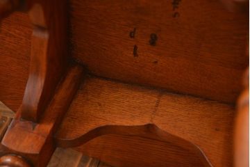 アンティーク家具　イギリスアンティーク オーク材　小さな丸テーブル