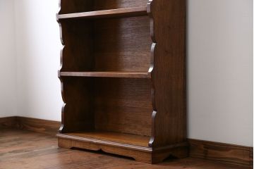 アンティーク家具　イギリスアンティーク　オーク材!側面のデザインが美しい本棚
