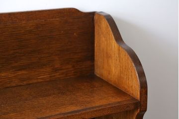 アンティーク家具　イギリスアンティーク　オーク材!側面のデザインが美しい本棚