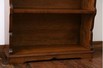アンティーク家具　イギリスアンティーク　オーク材!側面のデザインが美しい本棚