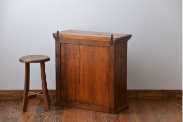 アンティーク家具　イギリスアンティーク 壁掛けカップボード