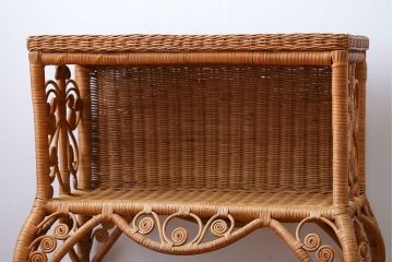 アンティーク家具　イギリスアンティーク　トウ(籐)でできたサイドテーブル