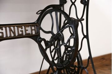 アンティーク家具　イギリスアンティーク オーク材!シンガーミシン脚テーブル(ミシン台)(2)