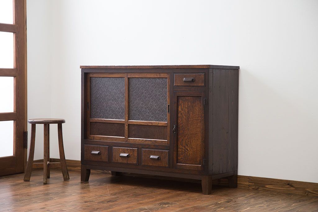 レトロ家具　昭和レトロ ダイヤガラス入りキッチンキャビネット