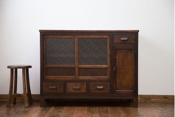 レトロ家具　昭和レトロ ダイヤガラス入りキッチンキャビネット