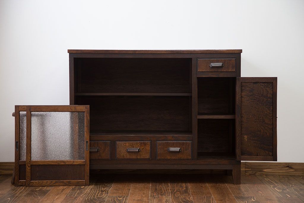 レトロ家具　昭和レトロ ダイヤガラス入りキッチンキャビネット