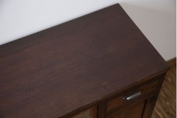 レトロ家具　昭和レトロ ダイヤガラス入りキッチンキャビネット