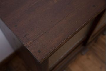 レトロ家具　昭和レトロ ダイヤガラス入りキッチンキャビネット