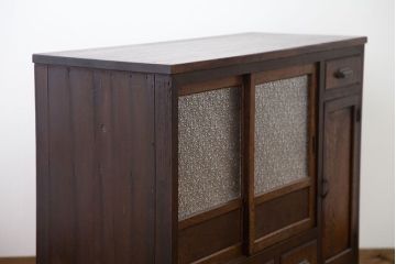 レトロ家具　昭和レトロ ダイヤガラス入りキッチンキャビネット