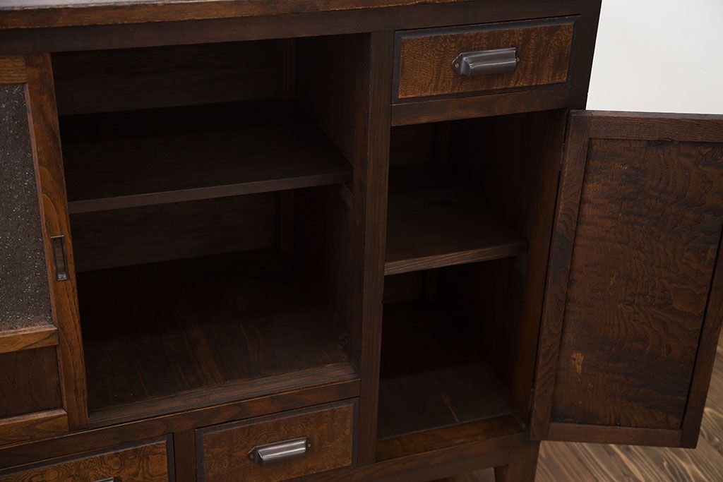 レトロ家具　昭和レトロ ダイヤガラス入りキッチンキャビネット