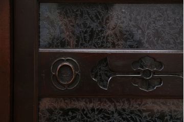 アンティーク家具　古民具・骨董 六尺 結霜ガラス入り!脚付き水屋箪笥ローボード(テレビ台、キャビネット、収納棚)