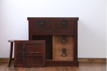 アンティーク家具　古民具・骨董 前面桜材と欅材の帳場箪笥(時代箪笥)(2)