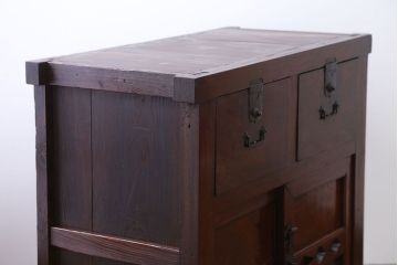 アンティーク家具　古民具・骨董 前面桜材と欅材の帳場箪笥(時代箪笥)(2)