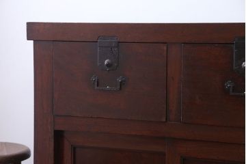 アンティーク家具　古民具・骨董 前面桜材と欅材の帳場箪笥(時代箪笥)(2)