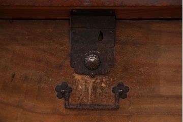 アンティーク家具　古民具・骨董 前面桜材と欅材の帳場箪笥(時代箪笥)(2)