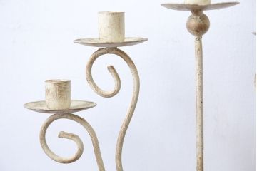 アンティーク雑貨　イギリスアンティーク　シャビーでおしゃれなアイアンキャンドルスタンド