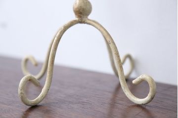 アンティーク雑貨　イギリスアンティーク　シャビーでおしゃれなアイアンキャンドルスタンド