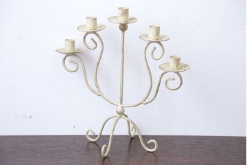 アンティーク雑貨　イギリスアンティーク　シャビーでおしゃれなアイアンキャンドルスタンド