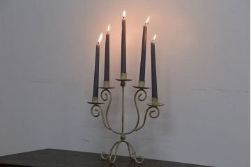 アンティーク雑貨　イギリスアンティーク　シャビーでおしゃれなアイアンキャンドルスタンド