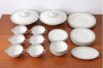 アンティーク　ロイヤルドルトン(BERKSHIRE)カップ&ソーサー 皿など24点(洋食器)