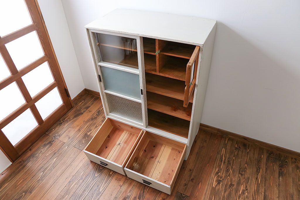 アンティーク家具　アンティークペイントガラス戸収納棚
