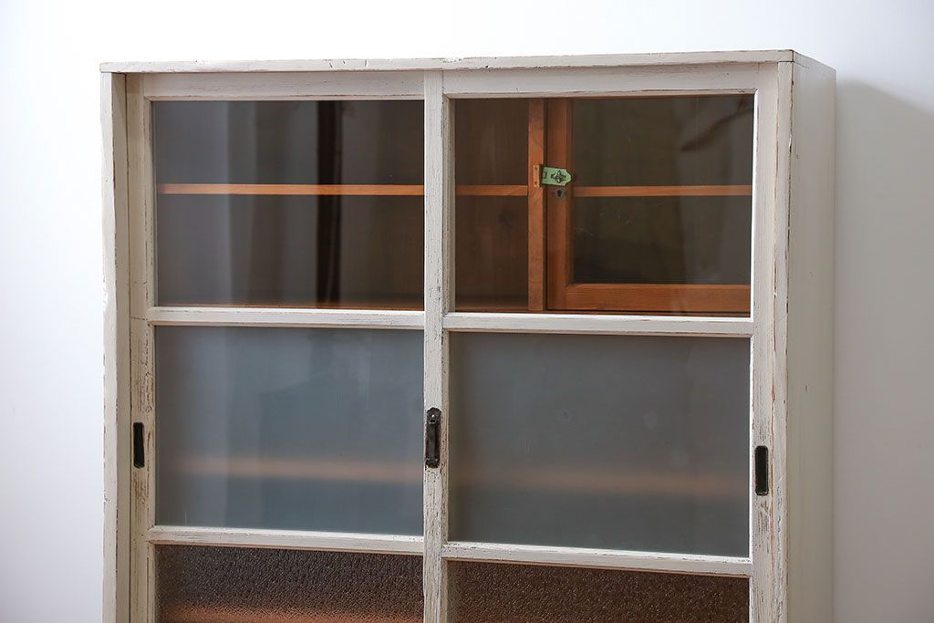 アンティーク家具　アンティークペイントガラス戸収納棚