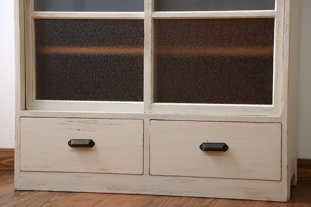 アンティーク家具　アンティークペイントガラス戸収納棚